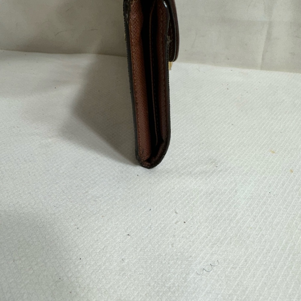 Louis Vuitton Wallet - Picture 7 of 10